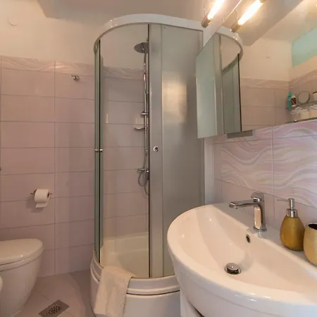 Tifani Lux * سبليت